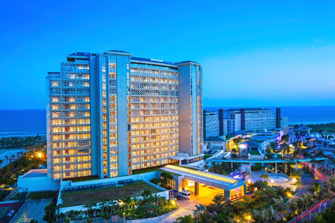 Aloha Oceanfront Suite Resort Lingshui  Exterior photo