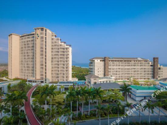 Aloha Oceanfront Suite Resort Lingshui  Exterior photo