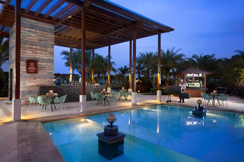 Aloha Oceanfront Suite Resort Lingshui  Exterior photo