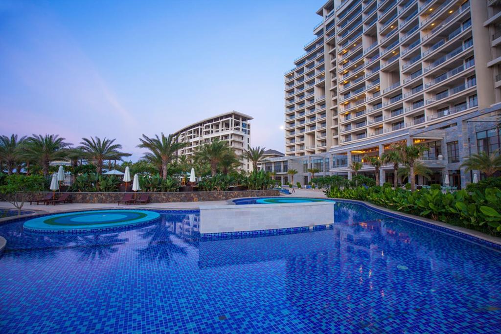 Aloha Oceanfront Suite Resort Lingshui  Exterior photo